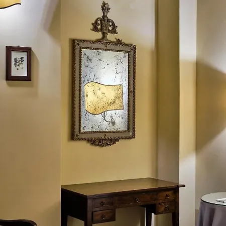 Palazzo Viviani - Castello Di Hotel 4*