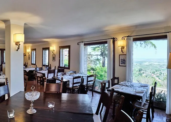 Hotel Palazzo Viviani - Castello Di 4*