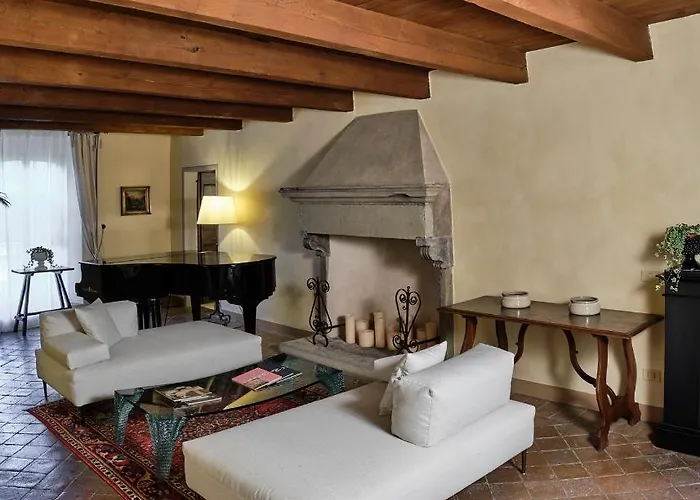 Palazzo Viviani - Castello Di Hotel 4*