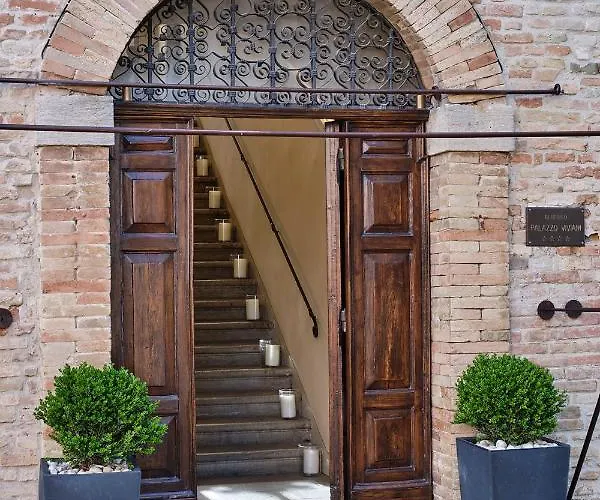 Hotel Palazzo Viviani - Castello Di 4*