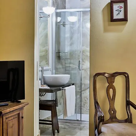 Palazzo Viviani - Castello Di 4* Montegridolfo