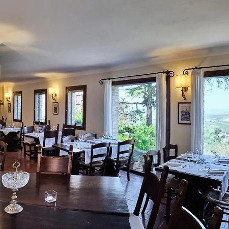 Ξενοδοχείο Palazzo Viviani - Castello Di 4*