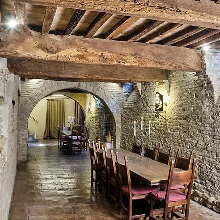 Palazzo Viviani - Castello Di Montegridolfo