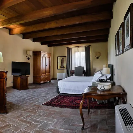 Palazzo Viviani Castello Di 4* Montegridolfo