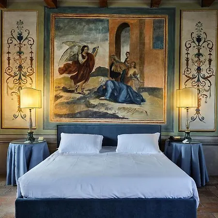 Palazzo Viviani - Castello Di 4*