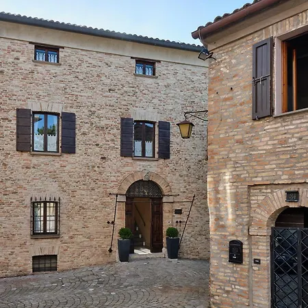 Palazzo Viviani Castello Di Montegridolfo