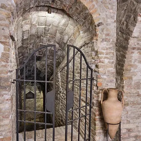 Palazzo Viviani - Castello Di Ξενοδοχείο Montegridolfo