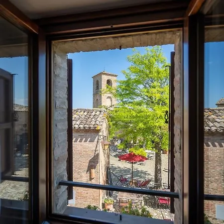 Ξενοδοχείο Palazzo Viviani - Castello Di 4*