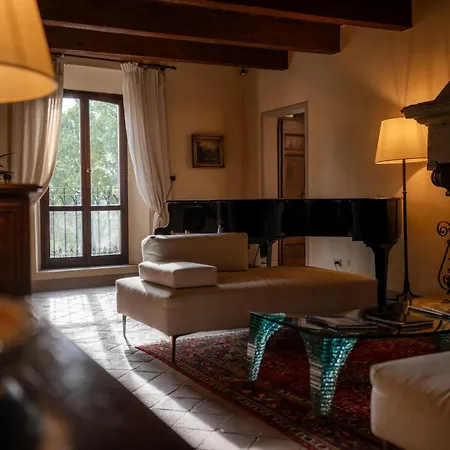 Palazzo Viviani Castello Di 4* Montegridolfo