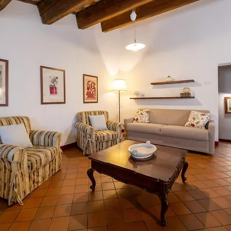 Palazzo Viviani Castello Di 4* Montegridolfo