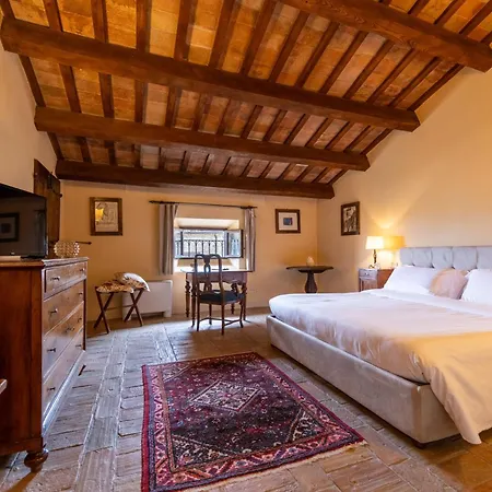 Palazzo Viviani Castello Di 4* Montegridolfo