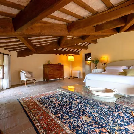 Ξενοδοχείο Palazzo Viviani Castello Di 4*