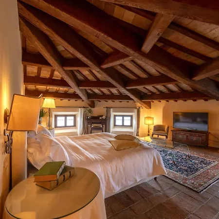 Palazzo Viviani Castello Di 4* Montegridolfo