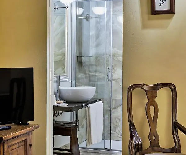 Palazzo Viviani - Castello Di 4* Montegridolfo