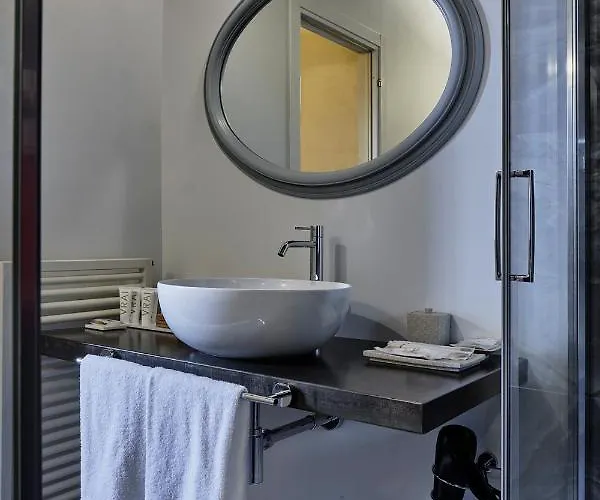 Palazzo Viviani - Castello Di 4*