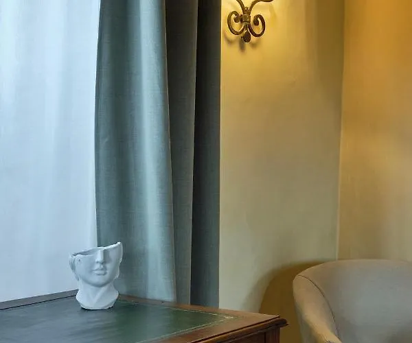 Palazzo Viviani - Castello Di ホテル モンテグリドルフォ