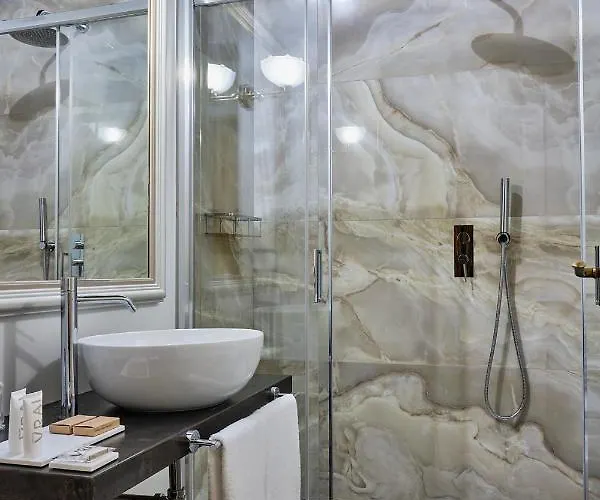 ホテル Palazzo Viviani - Castello Di 4*