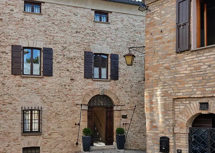 Palazzo Viviani - Castello Di モンテグリドルフォ