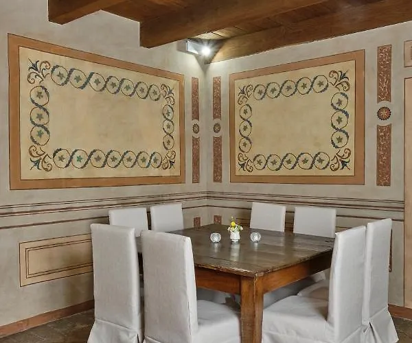 Palazzo Viviani - Castello Di 4* Montegridolfo