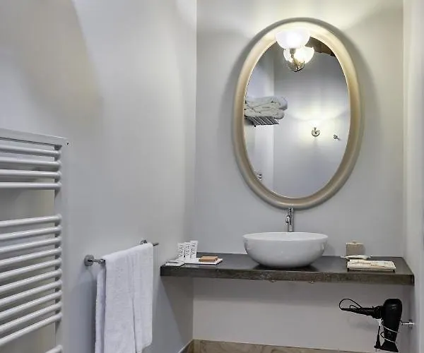 Palazzo Viviani - Castello Di 4*