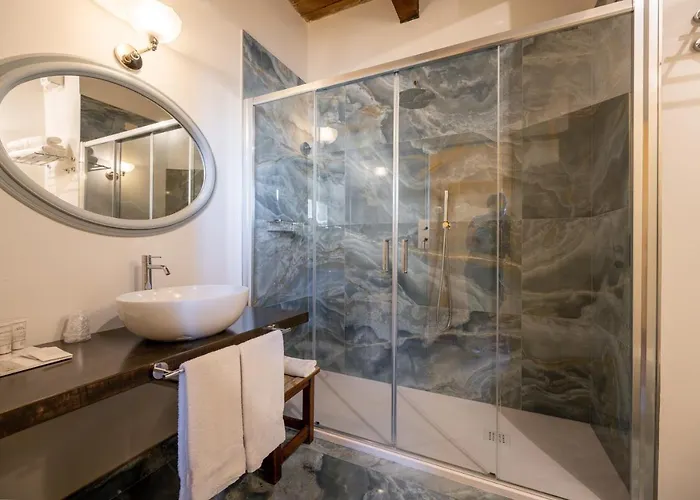 Palazzo Viviani - Castello Di